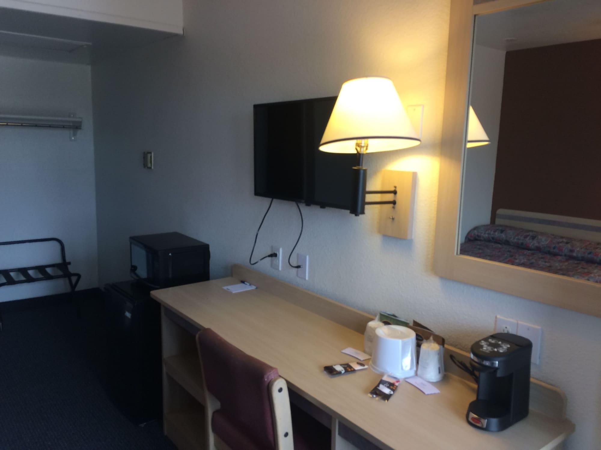 ทราเวลลอดจ์ บาย วินด์แฮม เรตัน Hotel ราโทน ภายนอก รูปภาพ