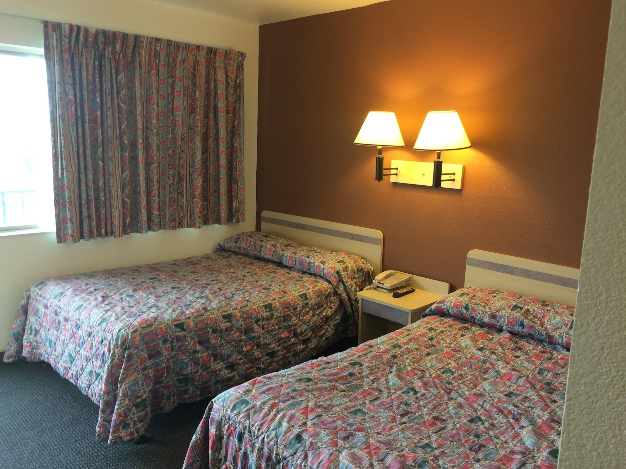 ทราเวลลอดจ์ บาย วินด์แฮม เรตัน Hotel ราโทน ภายนอก รูปภาพ